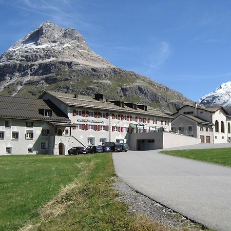 Gasthaus & Hotel Berninahaus Pontresina Luaran gambar
